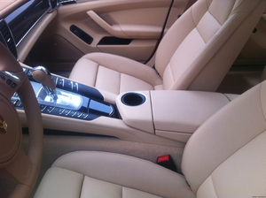 保时捷帕纳梅拉现车优惠 panamera精彩抛售