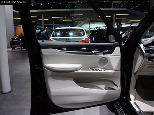 2014款宝马X5现车折上折 现车震撼直降破底价