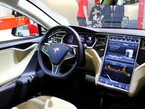 特斯拉卓越性能新标准 现车世界口碑电动超跑