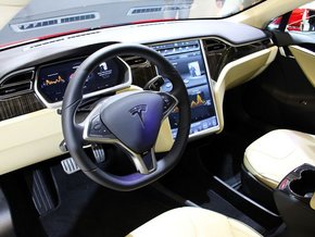 特斯拉卓越性能新标准 现车世界口碑电动超跑