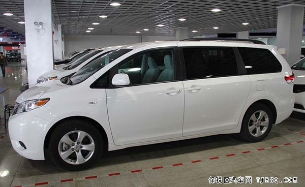 2014款丰田塞纳3.5L 四驱版标配天津现车45万起