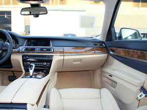 宝马7系国庆降价折扣 天津现车秒杀优惠40万