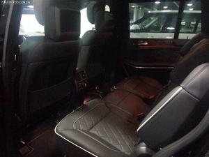 奔驰GL550美规版折上折 现车十月畅销冲销量