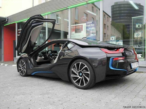 宝马i8豪华顶级超跑 新概念车至臻登场