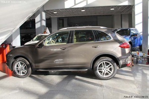 中规版保时捷卡宴桃花木 铂金版现车优惠3万