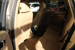 中规版保时捷卡宴桃花木 铂金版现车优惠3万