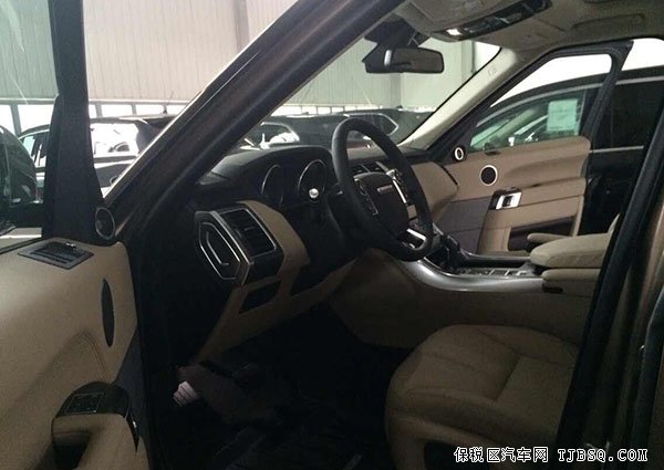 路虎揽胜运动现车到店 港口疯狂实惠促销中