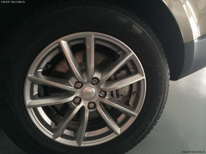 路虎揽胜运动现车到店 港口疯狂实惠促销中