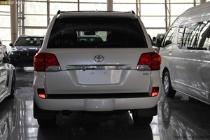 进口丰田兰德酷路泽5700 特价酬宾提车送礼