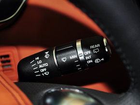 14款路虎揽胜运动版特价惠 强劲越野超值现车袭港