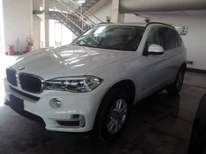 14款宝马X5现车底价盛行 精彩促销闪亮出击