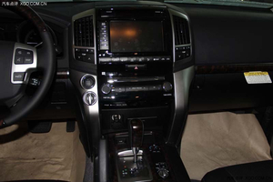 丰田兰德酷路泽5700商家热卖 年底优惠不断