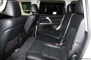 丰田兰德酷路泽5700商家热卖 年底优惠不断