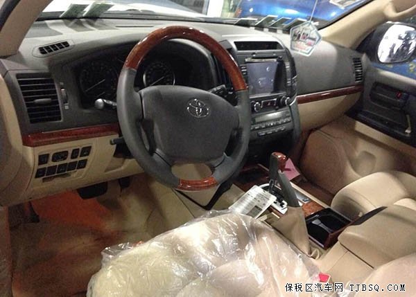 丰田酷路泽4600中东版现车 一降再降屡创新低