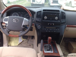 丰田兰德酷路泽4000飚底价 吹响优惠集结号