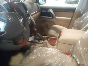 丰田兰德酷路泽4600中东版现车到店 越野利器