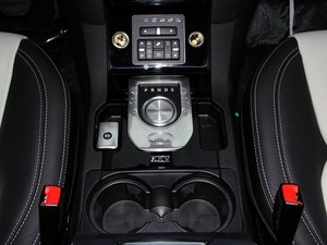 2014款路虎发现四超值热卖 天津现车低折回馈