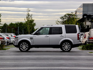 2014款路虎发现四超值热卖 天津现车低折回馈