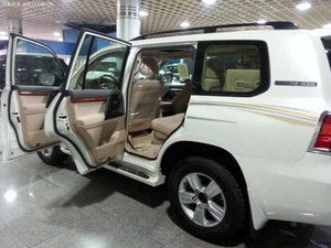 丰田兰德酷路泽4600岩石版 击穿冰点最低价