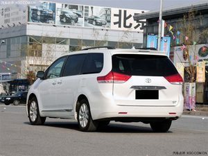 2014款丰田塞纳3.5豪华商务降价 购车时机成熟