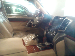 陆地巡洋舰4600中东版现车 激情畅想最优价格