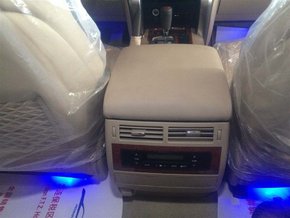 丰田兰德酷路泽4000中东版现车 港口惊爆走量价