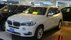2014款宝马X5商家促销 现车抵港实惠价格销售