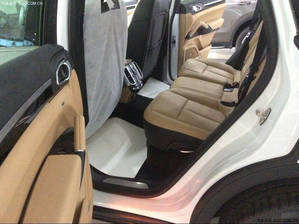 保时捷卡宴铂金版 天津港口再掀降价新狂潮