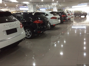 保时捷卡宴铂金版 天津港口再掀降价新狂潮