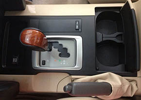 2014款丰田酷路泽4000丐版 绿色版现车52.5万起