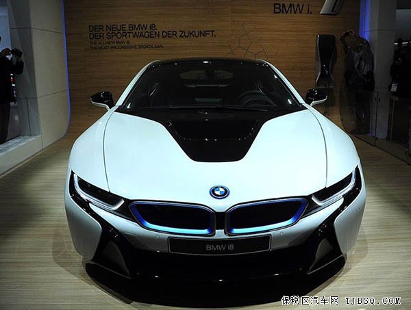 宝马i8顶级超跑 奢华巨献现车狂飙底价