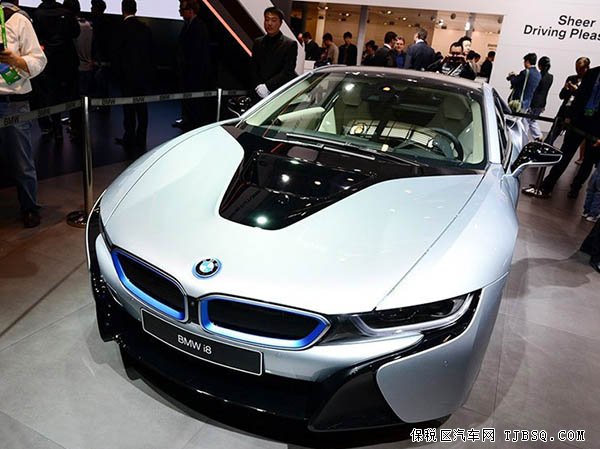 宝马i8顶级超跑 奢华巨献现车狂飙底价