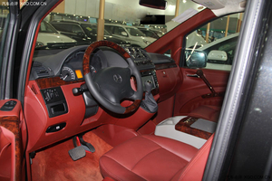 奔驰威霆优惠无止境 现车独领风潮精英本色