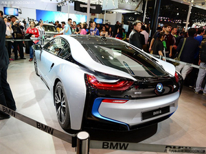 宝马i8顶级超跑 奢华巨献现车狂飙底价