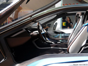 宝马i8顶级超跑 奢华巨献现车狂飙底价