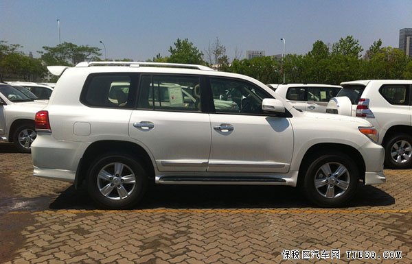 丰田酷路泽4000现车到店 现车年底优惠不断