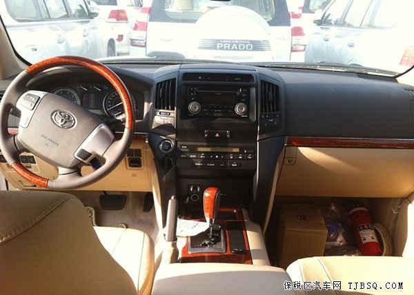 丰田酷路泽4000现车到店 现车年底优惠不断