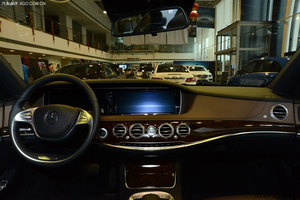 奔驰S级全系现车 天津港疯狂打折大酬宾