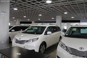 14款丰田塞纳3.5现车让利 商务七座豪华享受