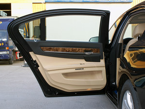 宝马7系最高优惠40万 现车商家疯狂让利促销