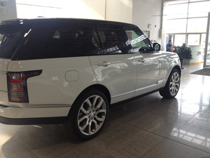 2014款路虎揽胜行政3.0现车 极致优惠引购车潮