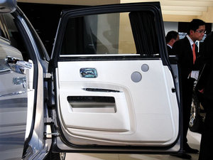 劳斯莱斯古思特到店 天津现车让利一降再降