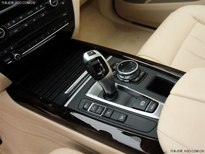 14款宝马X5热力到店 港内现车价格大幅下调