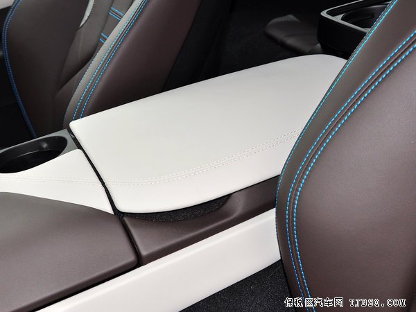 宝马i8能源超跑天津港口现车 混合动力双门跑