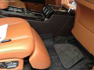 路虎巅峰创世加长版 2014款豪华大气驾乘享受