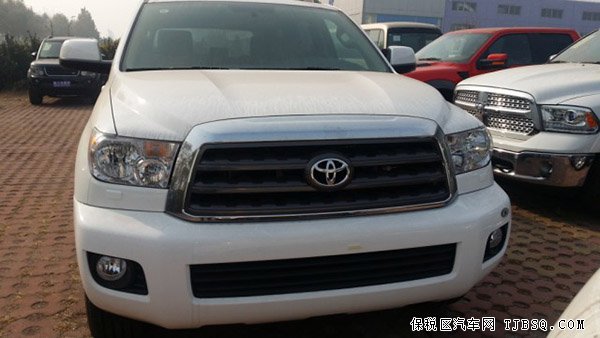 2014款丰田红杉SR5版 5.7L版天窗/导航现车81万起