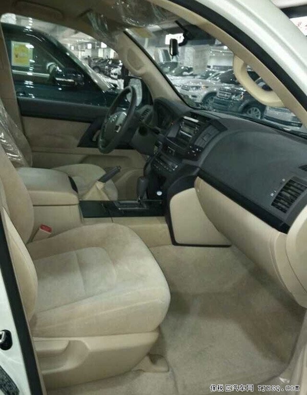 14款中东版丰田兰德酷路泽4000 现车低价彰显魅力