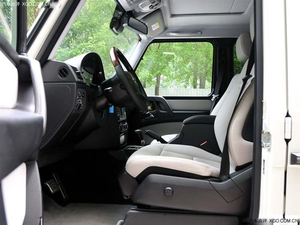 奔驰G500现车优惠20万 现车促销引爆天津港