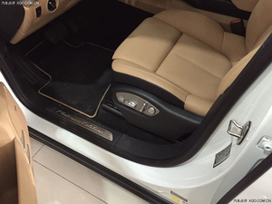 2014款保时捷卡宴3.6汽油铂金版 再掀降价狂潮