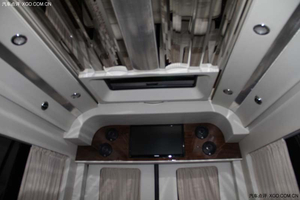 奔驰斯宾特324房车 天津港现车价格大幅下调中